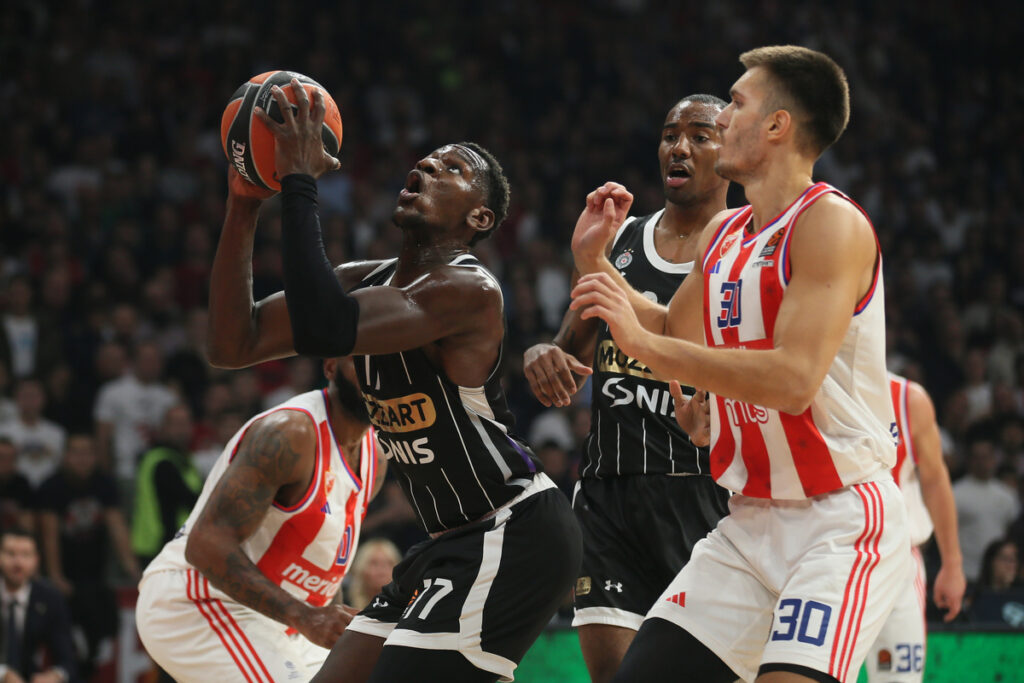 kosarkas Partizana na utakmici Evrolige protiv Crvene zvezde u hali Beogradska Arena, Beograd 21.11.2024. godine Foto: Ivica Veselinov / MN PRESS KOSARKA, BASKETBALL, EVROLIGA, EUROLEAGUE, CRVENA ZVEZDA, PARTIZAN