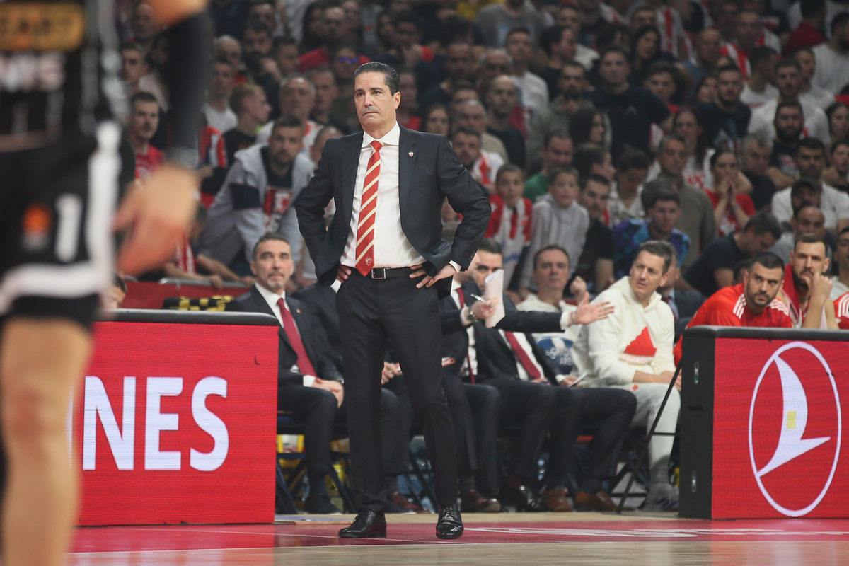 trener Crvene Zvezde na utakmici Evrolige protiv Partizana u hali Beogradska Arena, Beograd 21.11.2024. godine Foto: Ivica Veselinov / MN PRESS KOSARKA, BASKETBALL, EVROLIGA, EUROLEAGUE, CRVENA ZVEZDA, PARTIZAN