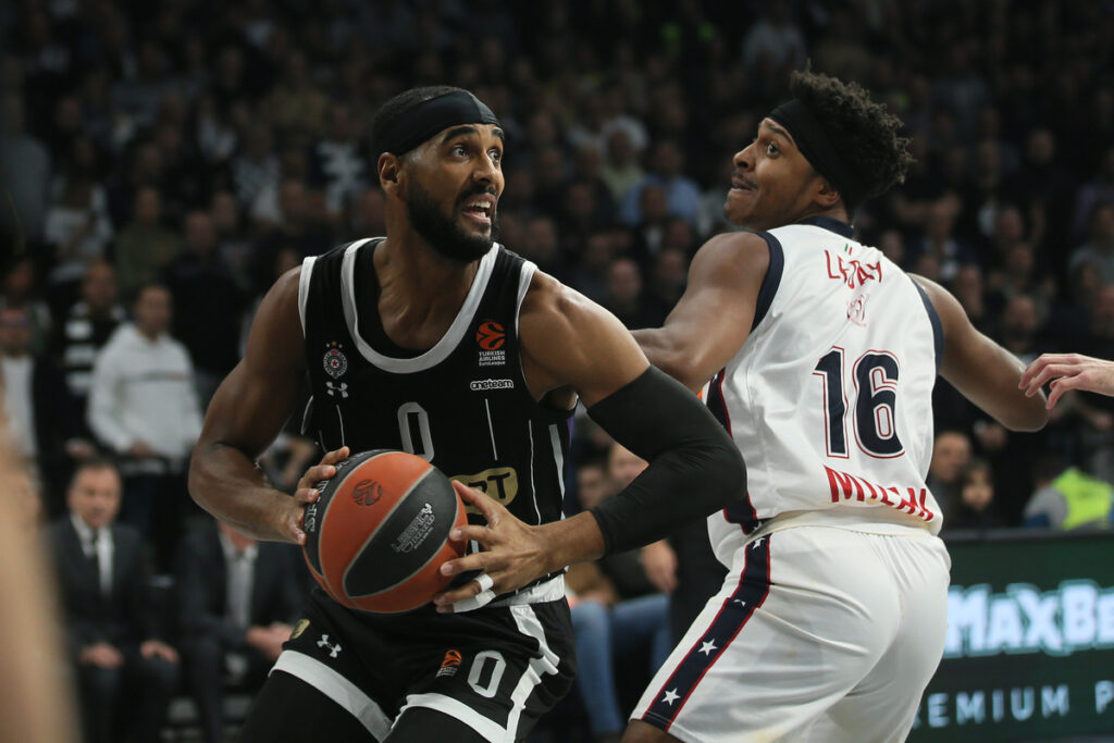 kosarkas Partizana na utakmici Evrolige protiv Armanija u hali Beogradska Arena, Beograd 15.11.2024. godine Foto: Ivica Veselinov / MN PRESS KOSARKA, BASKETBALL, EVROLIGA, EUROLEAGUE, PARTIZAN, ARMANI MILANO