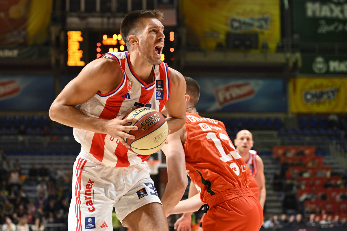 kosarkas Crvene zvezde na utakmici Jadranske ABA lige protiv Cedevita Olimpije u hali Aleksandar Nikolic, Beograd 04.11.2024. godine Foto: Marko Metlas Kosarka, Crvena zvezda, Jadranska ABA liga, Cedevita Olimpija