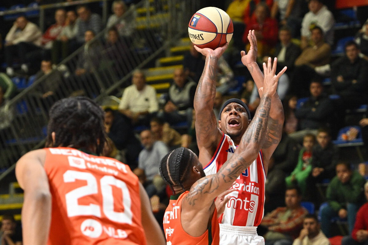 kosarkas Crvene zvezde na utakmici Jadranske ABA lige protiv Cedevita Olimpije u hali Aleksandar Nikolic, Beograd 04.11.2024. godine Foto: Marko Metlas Kosarka, Crvena zvezda, Jadranska ABA liga, Cedevita Olimpija