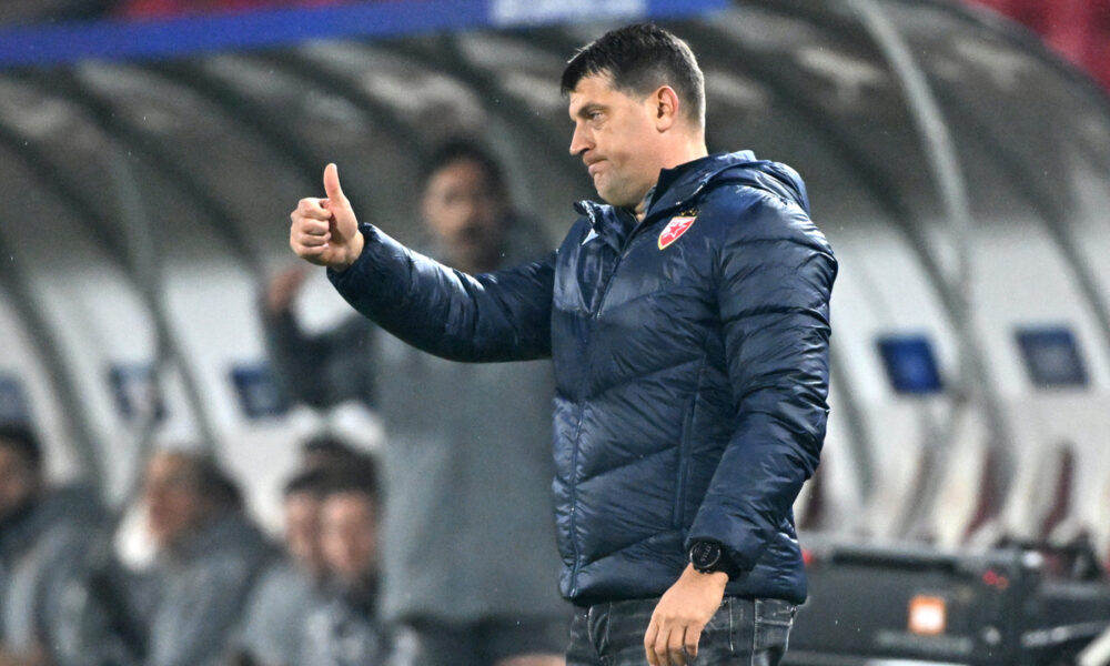 Trener Crvene zvezde na utakmici UEFA Lige sampiona protiv Stutgarta na stadionu Rajko Mitic, Beograd 27.11.2024. godine Foto: Marko Metlas Fudbal, Liga sampiona, Crvena zvezda, Stutgart