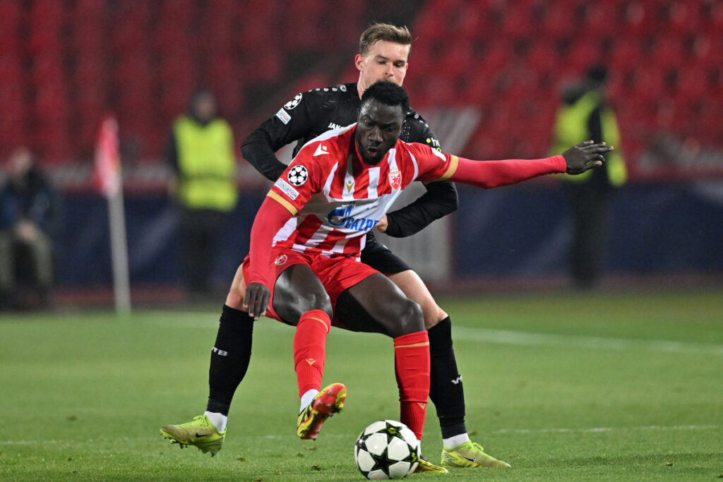 fudbaler Crvene zvezde na utakmici UEFA Lige sampiona protiv Stutgarta na stadionu Rajko Mitic, Beograd 27.11.2024. godine Foto: Marko Metlas Fudbal, Liga sampiona, Crvena zvezda, Stutgart