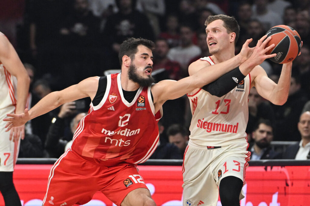 kosarkas Crvene zvezde na utakmici Evrolige protiv Bajerna u hali Beogradska arena, Beograd 29.11.2024. godine Foto: Marko Metlas Kosarka, Crvena zvezda, Evroliga, Bajern Minhen, Bajern