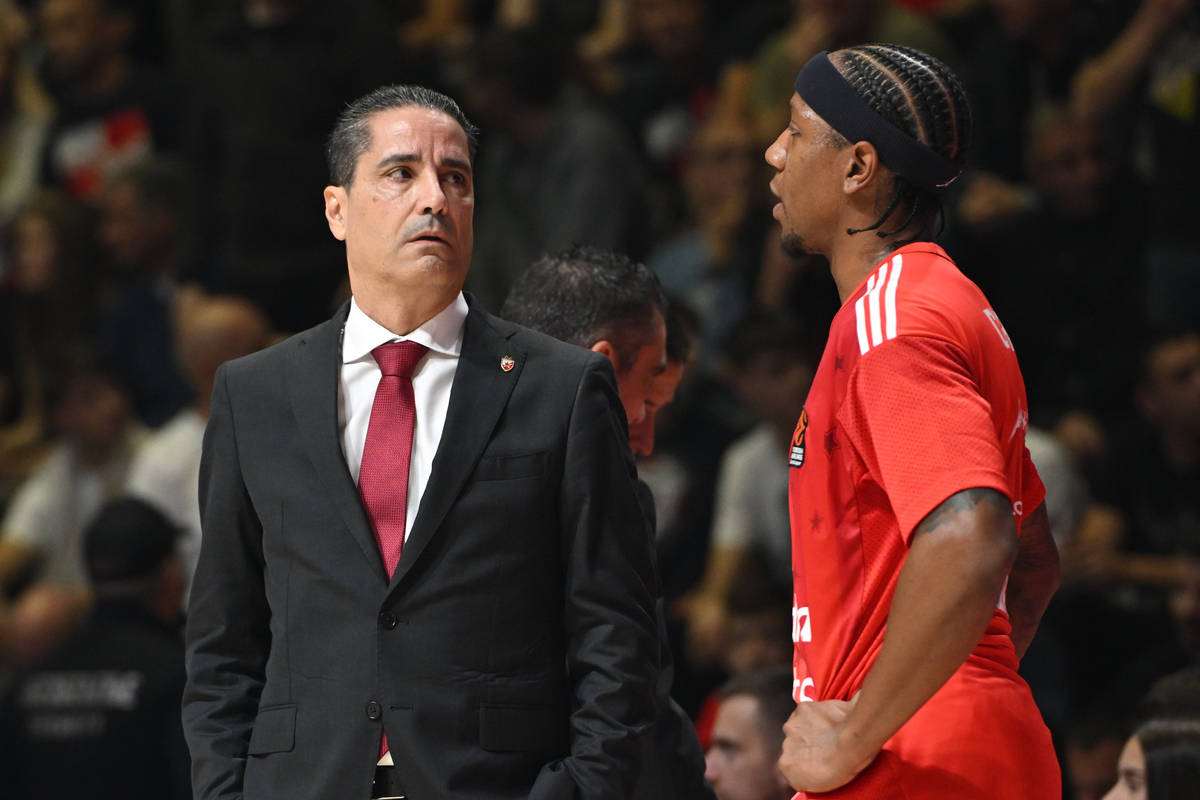 Trener i kosarkas Crvene zvezde na utakmici Evrolige protiv Panatinaikosa u hali Aleksandar Nikolic Pionir, Beograd 01.11.2024. godine Foto: Marko Metlas Kosarka, Crvena zvezda, Evroliga, Panatinaikos