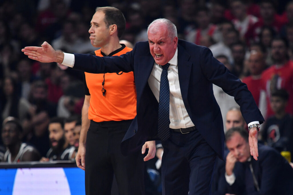 Trener Partizana na utakmici Evrolige protiv Crvene zvezde u hali Beogradska Arena, Beograd 21.11.2024. godine Foto: Marko Metlas Kosarka, Evroliga, Partizan, Crvena zvezda, Derbi