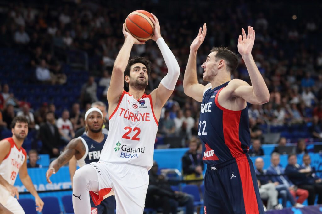 FURKAN KORKMAZ kosarkas reprezentacije Turske na utakmici FIBA Evropskog prvenstva protiv Francuske u Mercedes Benc areni, Berlin 11.09.2022. godine Foto: Marko Metlas Kosarka, Turska, FIBA Evropsko prvenstvo, Francuska