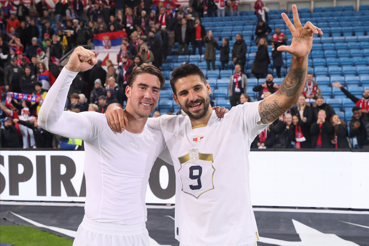 ALEKSANDAR MITROVIC i DUSAN VLAHOVIC fudbaleri reprezentacije Srbije na utakmici UEFA Lige nacija protiv Norveske na stadionu Uleval, Oslo 27.09.2022. godine Foto: Marko Metlas Fudbal, Reprezentacija, Srbija, Norveska, UEFA Liga nacija