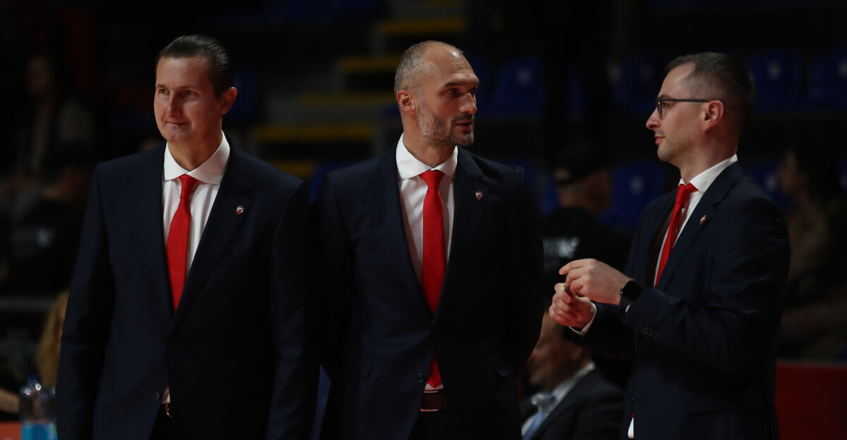 BRAKO JOROVIC, MARKO SIMONOVIC i NENAD JAKOVLJEVIC pomocni treneri kosarkasa Crvene Zvezde na utakmici Evrolige protiv Asvela u hali Aleksandar Nikolic, Beograd 17.11.2022. Foto: Ivica Veselinov / MN PRESS KOSARKA, BASKETBALL, CRVENA ZVEZDA, ASVEL LYON VILLERBANNE