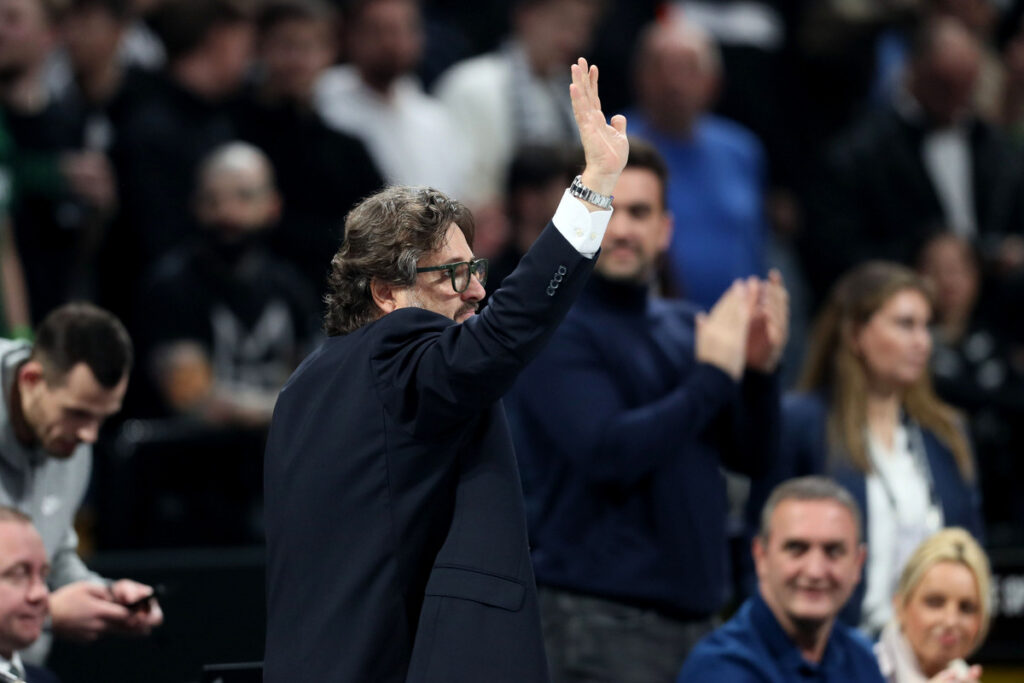 ANDREA TRINCHIERI Andrea Trinkieri bivsi trener kosarkasa Partizana na utakmici Evrolige protiv Zalgirisa Kaunas u hali Stark Beogradska arena, Beograd 26.01.2024. godine Foto: Marko Metlas Kosarka, Partizan, Evroliga, Zalgiris Kaunas