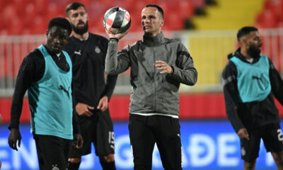 IBRAHIM ZUBAIRU, MARKO JOVANOVIC pomocni trener fudbaler Partizana na utakmici Kupa Srbije protiv Mladosti GAT na stadionu Karadjordje, Novi Sad 30.10.2024. godine Foto: Marko Metlas Fudbal, Mladost GAT, Kup Srbije, Partizan