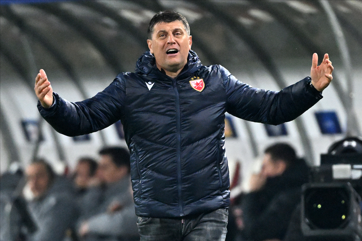 VLADAN MILOJEVIC trener fudbalera Crvene zvezde na utakmici UEFA Lige Sampiona protiv Stutgarta na stadionu Rajko Mitic, Beograd 27.11.2024. godine Foto: Marko Metlas Fudbal, Crvena zvezda, UEFA Liga Sampiona, Stutgart