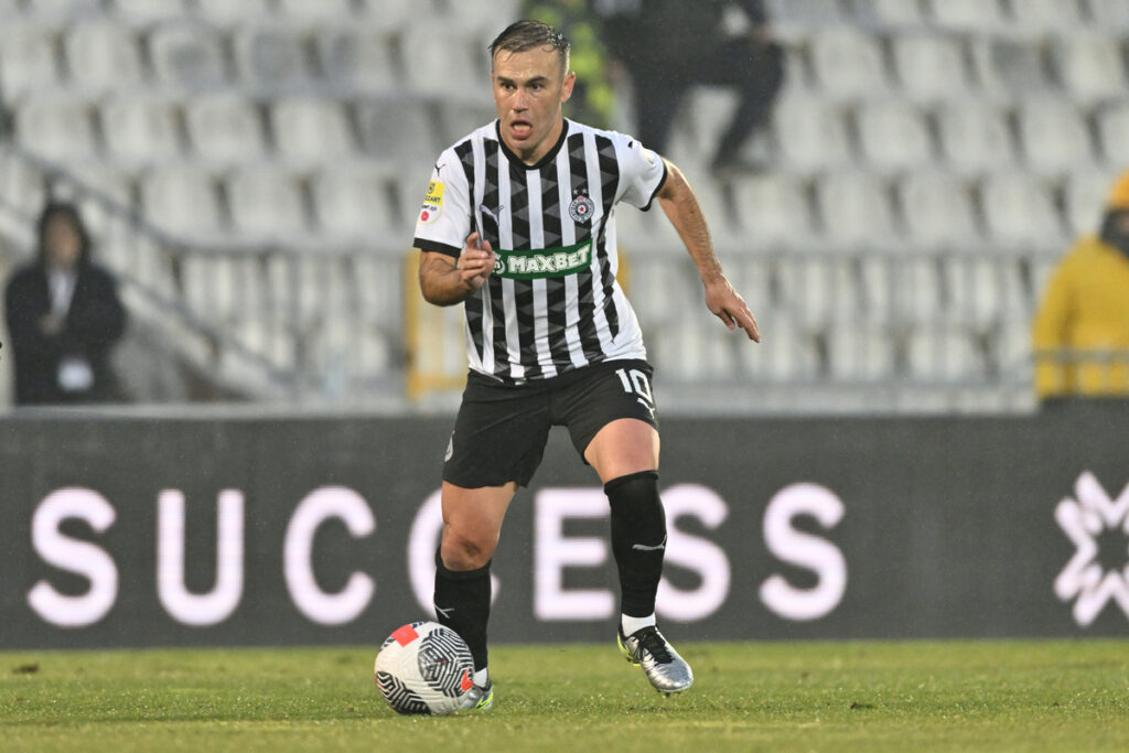 BIBARS NATCHO Bibars Natho fudbaler Partizana na utakmici Superlige Prvenstva Srbije protiv Jedinstva Ub na stadionu Partizana, Beograd 30.11.2024. godine Foto: Marko Metlas Fudbal, Partizan, Superliga Prvenstvo Srbije, Jedinstvo Ub