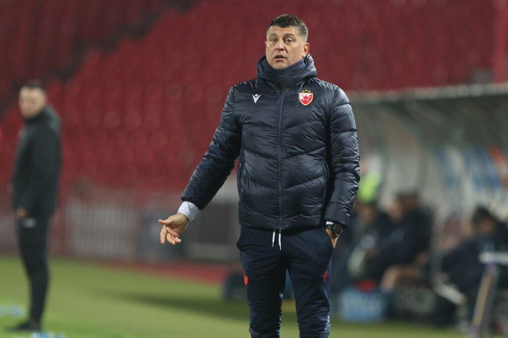 VLADAN MILOJEVIC trener fudbalera Crvene Zvezde na utakmici Mocart Superlige protiv Tekstilca na stadionu Rajko Mitic, Beograd 07.12.2024. godine Foto: Ivica Veselinov / MN PRESS FUDBAL, FOOTBALL, MOZZART SUPERLIGA, CRVENA ZVEZDA, RED STAR, NATIONAL CHAMPIONSHIP, PRVENSTVO SRBIJE, TEKSTILAC ODZACI