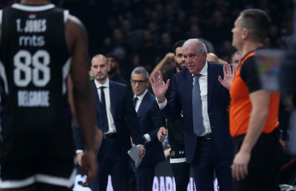 ZELIMIR OBRADOVIC ZELJKO trener kosarkasa Partizana na utakmici Evrolige protiv LDLC ASVEL Vilerbana u hali Beogradska arena, Beograd 17.12.2024. godine Foto: MN PRESS Kosarka, Partizan, Evroliga, LDLC ASVEL Vilerban