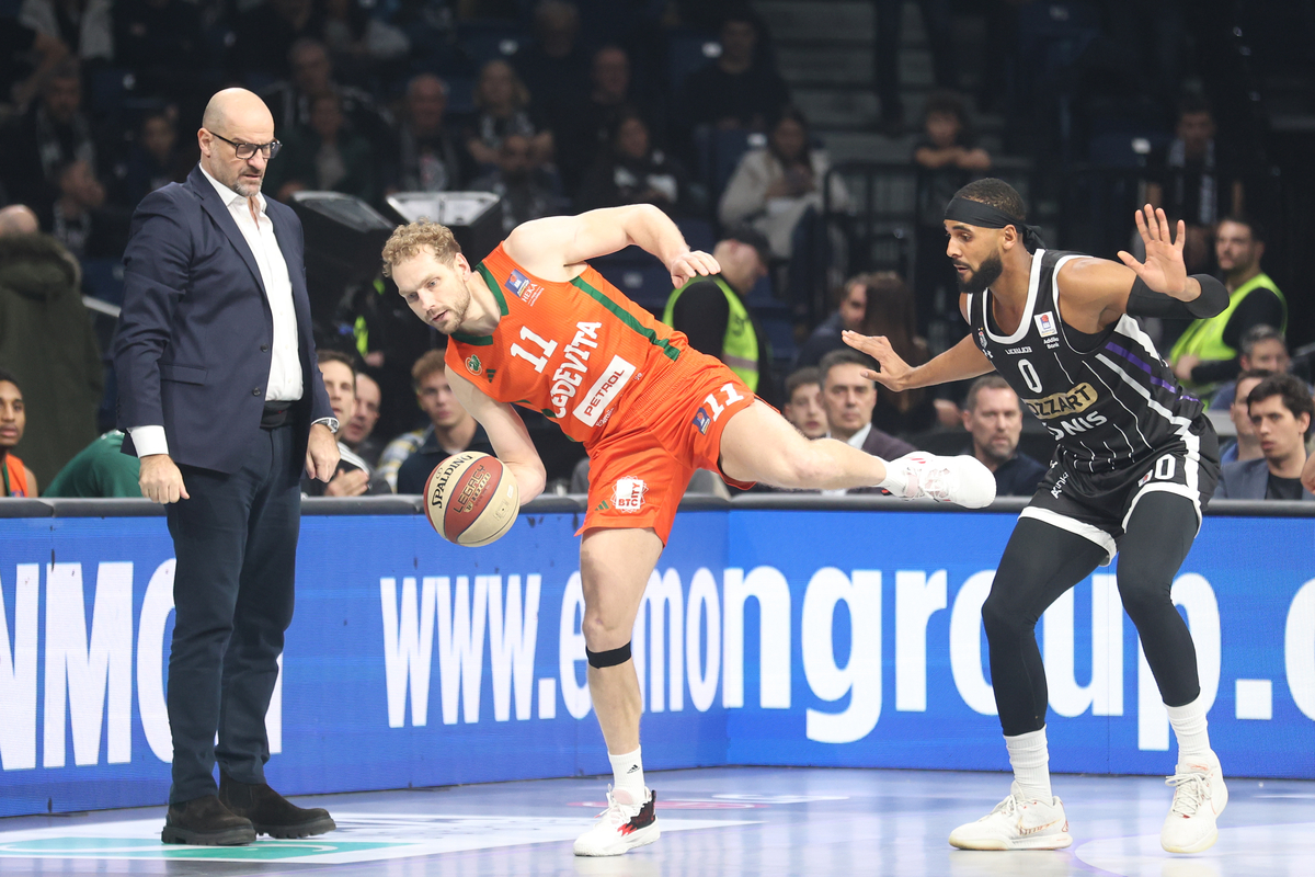 Igrač Cedevita Olimpije na utakmici ABA lige protiv Cedevite u hali Beogradska Arena, Beograd 30.12.2024. godine Foto: Ivica Veselinov / MN PRESS KOSARKA, BASKETBALL, ABA LIGA, ABA LEAGUE, PARTIZAN, KK CEDEVITA OLIMPIJA