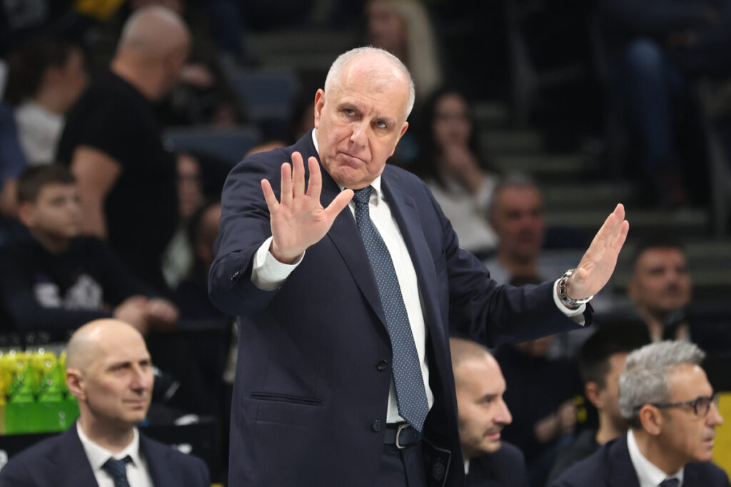 Trener Partizana na utakmici ABA lige protiv Cedevite u hali Beogradska Arena, Beograd 30.12.2024. godine Foto: Ivica Veselinov / MN PRESS KOSARKA, BASKETBALL, ABA LIGA, ABA LEAGUE, PARTIZAN, KK CEDEVITA OLIMPIJA