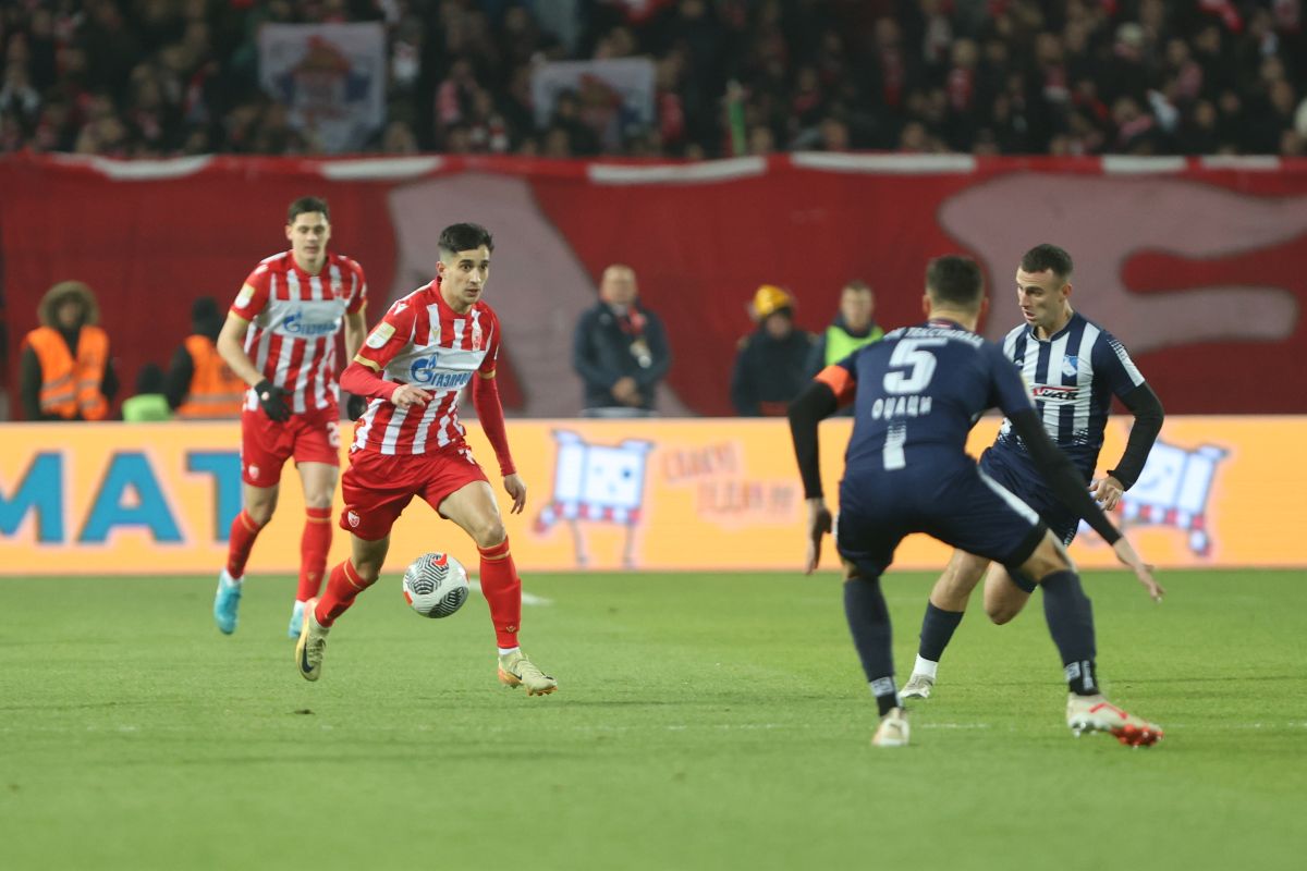 fudbaler Crvene Zvezde na utakmici Mocart Superlige protiv Tekstilca na stadionu Rajko Mitic, Beograd 07.12.2024. godine Foto: Ivica Veselinov / MN PRESS FUDBAL, FOOTBALL, MOZZART SUPERLIGA, CRVENA ZVEZDA, RED STAR, NATIONAL CHAMPIONSHIP, PRVENSTVO SRBIJE, TEKSTILAC ODZACI