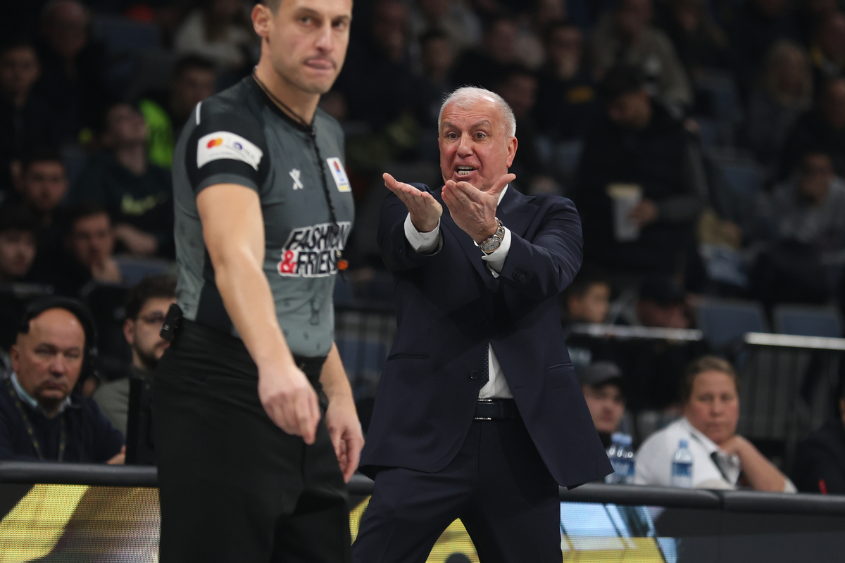 Trener Partizana na utakmici ABA lige protiv Cedevite u hali Beogradska Arena, Beograd 30.12.2024. godine Foto: Ivica Veselinov / MN PRESS KOSARKA, BASKETBALL, ABA LIGA, ABA LEAGUE, PARTIZAN, KK CEDEVITA OLIMPIJA