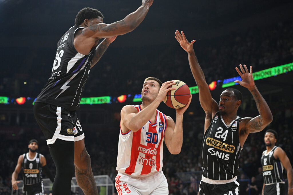 CRVENA ZVEZDA vs PARTIZAN Beograd, 23.12.2024. foto: Marko Metlas BASKETBALL, ABA LEAGUE, CRVENA ZVEZDA, PARTIZAN