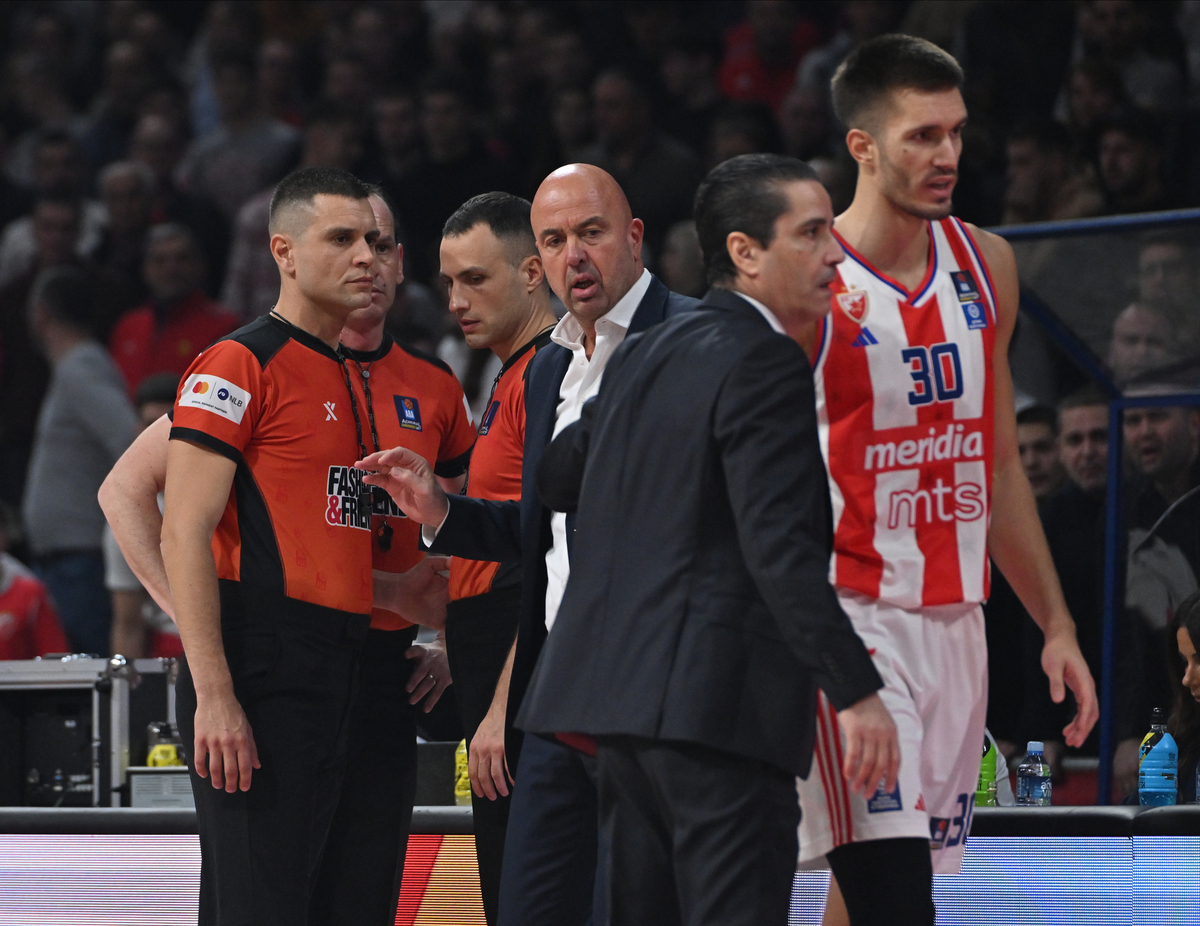 CRVENA ZVEZDA vs PARTIZAN Beograd, 23.12.2024. foto: Marko Metlas BASKETBALL, ABA LEAGUE, CRVENA ZVEZDA, PARTIZAN