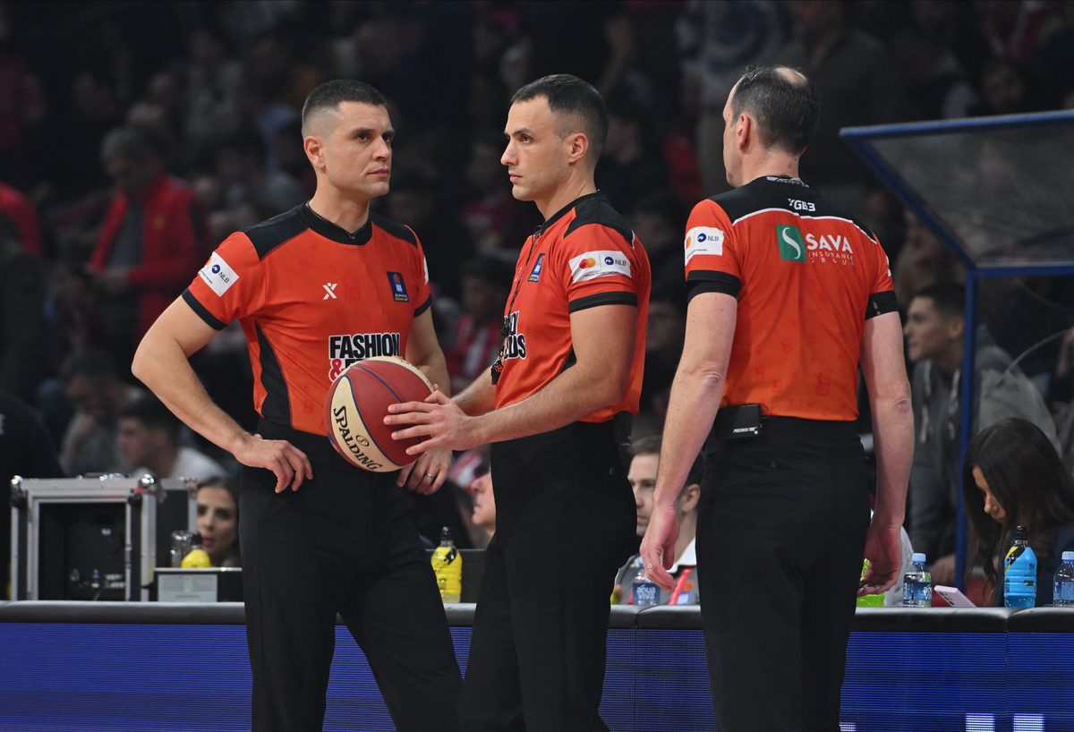 CRVENA ZVEZDA vs PARTIZAN Beograd, 23.12.2024. foto: Marko Metlas BASKETBALL, ABA LEAGUE, CRVENA ZVEZDA, PARTIZAN