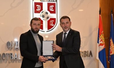 ZORAN RAKIC fudbaler Novog Sada urucenje plakete u sportskom centru FSS, Stara Pazova 20.12.2024. godine Foto: Marko Metlas Fudbal, Srbija, Plaketa