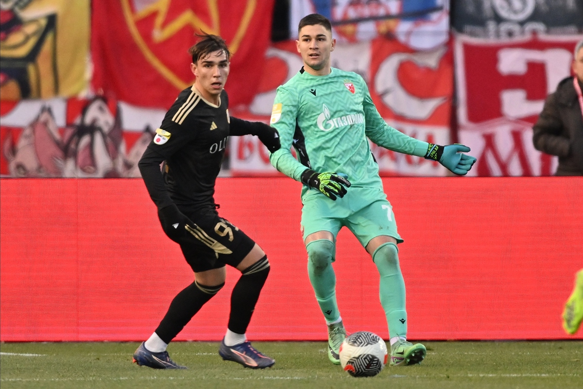 fudbaler Crvene zvezde na utakmici Superlige Prvenstva Srbije protiv Cukarickog na stadionu Rajka Mitica, Beograd, 22.12.2024. godine Foto: Marko Metlas Fudbal, Crvena zvezda, Superliga Prvenstvo Srbije, Cukaricki