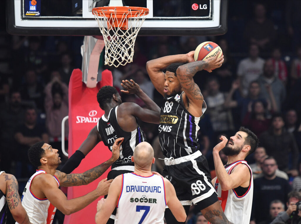 CRVENA ZVEZDA vs PARTIZAN Beograd, 23.12.2024. foto: Marko Metlas BASKETBALL, ABA LEAGUE, CRVENA ZVEZDA, PARTIZAN