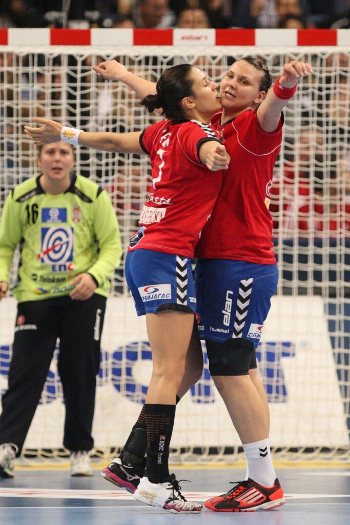 Andrea Lekic i Dragana Cvijic rukomet zene reprezentacija Srbija utakmica cetvrtfinala 1/4 IHF Svetskog prvenstva Srbija 2013 protiv Norveska u hali Kombank Beogradska arena 18.12.2013. godine Foto: Marko Metlas