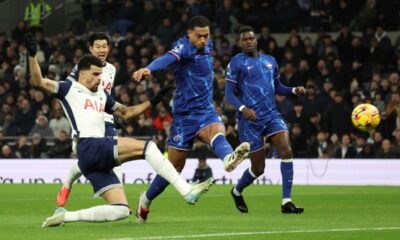 Tottenham's Dominic Solanke scores his side's first gola during the English Premier League soccer match between Tottenham Chelsea, at the Hotspur stadium in London, Sunday, Dec.8, 2024. (AP Photo/Ian Walton)