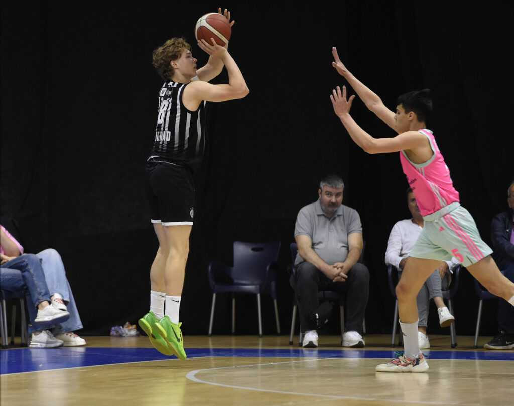 LUCA IONUT ILLES Luka Iles, mladi kosarkas Partizana, na utakmici finala kadetskog plejofa protiv Mega Mis, u hali sportova Ranko Zeravica. Beograd, 12.05.2024. foto: Nebojsa Parausic Kosarka, U16, Finale play off, Mega Mis, Partizan