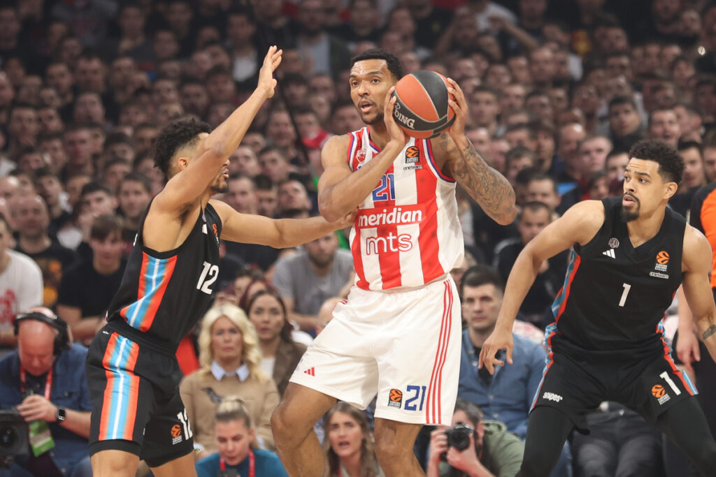 kosarkas Crvene Zvezde na utakmici Evrolige protiv Pariza u hali Beogradska Arena, Beograd 10.01.2025. godine Foto: Ivica Veselinov / MN PRESS KOSARKA, BASKETBALL, EVROLIGA, EUROLEAGUE, CRVENA ZVEZDA, PARIZ