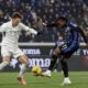 Atalanta's Ademola Lookman scores during the Italian Serie A soccer match between Atalanta and Napoli at the Gewiss Stadium in Bergamo, Italy, Saturday, Jan. 18, 2025. (Stefano Nicoli/LaPresse via AP)