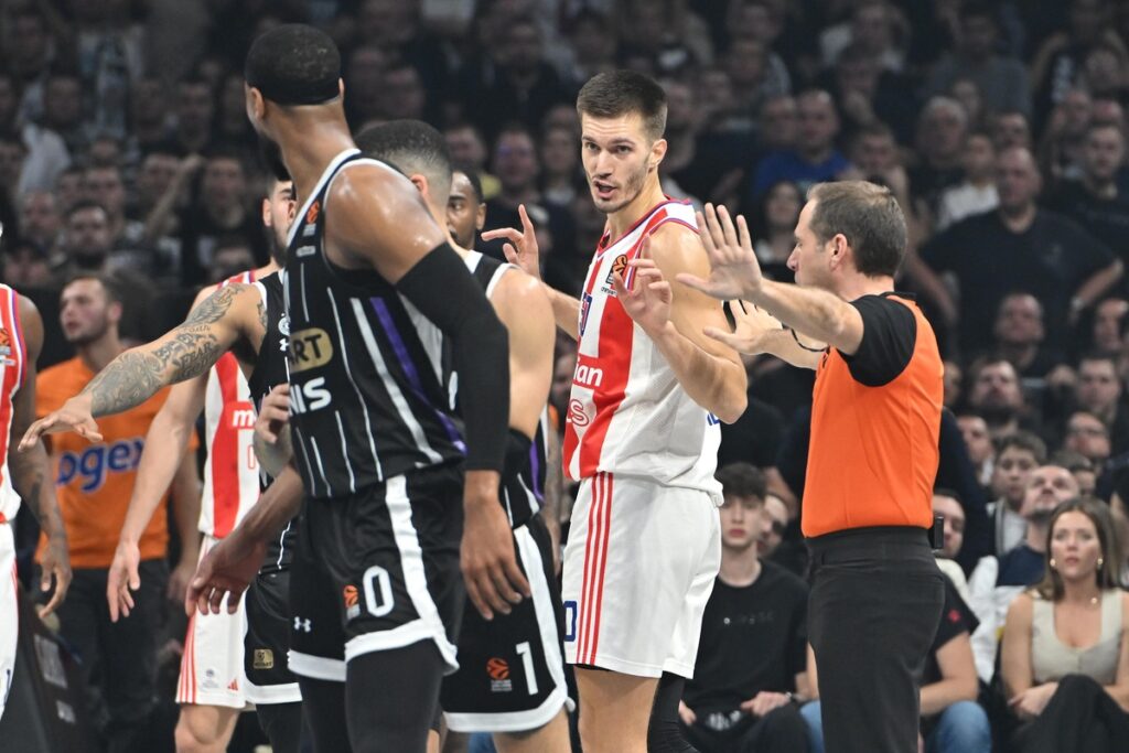 kosarkas Crvene zvezde na utakmici Evrolige protiv Parizana u hali Beogradska arena, Beograd 31.01.2025. godine Foto: Marko Metlas Kosarka, Crvena zvezda, Evroliga, Partizan