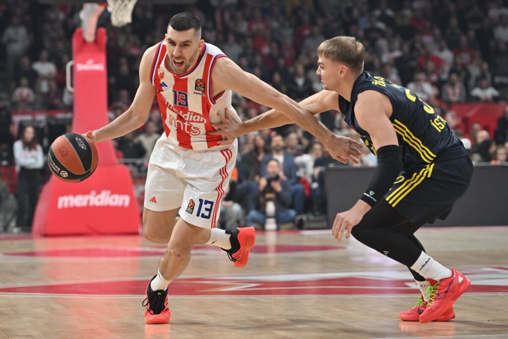 kosarkas Crvene zvezde na utakmici Evrolige protiv Fenerbahcea Istanbul u hali Beogradska arena, Beograd 15.01.2025. godine Foto: Marko Metlas Kosarka, Crvena zvezda, Evroliga, Fenerbahce Istanbul