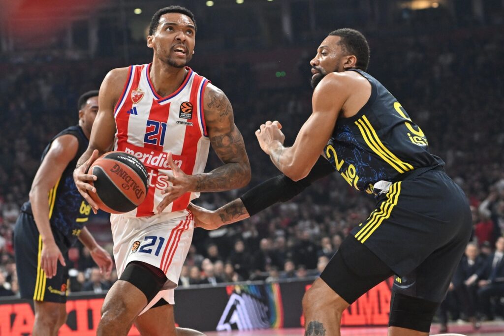 kosarkas Crvene zvezde na utakmici Evrolige protiv Fenerbahcea Istanbul u hali Beogradska arena, Beograd 15.01.2025. godine Foto: Marko Metlas Kosarka, Crvena zvezda, Evroliga, Fenerbahce Istanbul