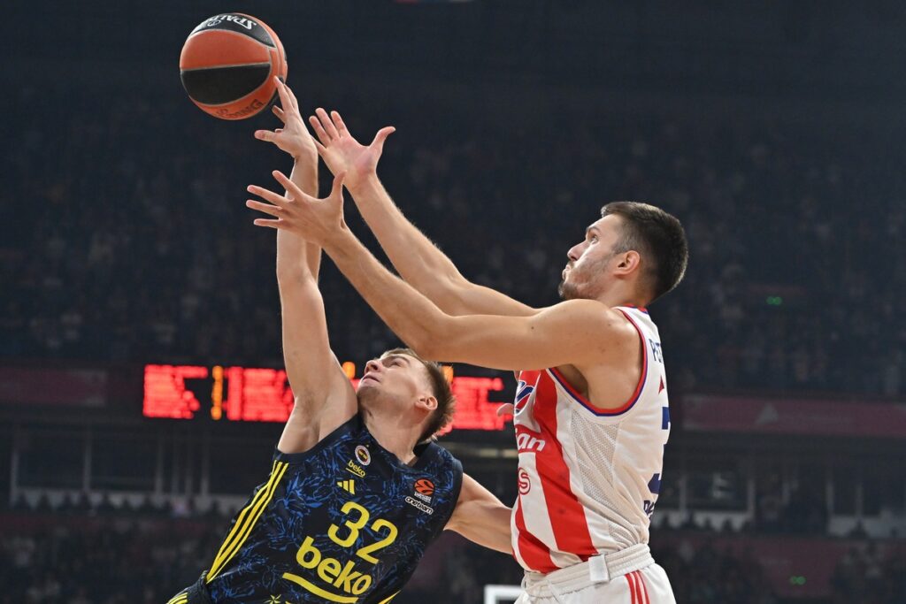 kosarkas Crvene zvezde na utakmici Evrolige protiv Fenerbahcea Istanbul u hali Beogradska arena, Beograd 15.01.2025. godine Foto: Marko Metlas Kosarka, Crvena zvezda, Evroliga, Fenerbahce Istanbul