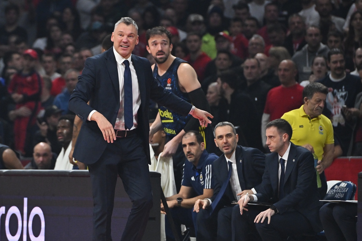 Trener Fenerbahčea na utakmici Evrolige protiv Crvene zvedze u hali Beogradska arena, Beograd 15.01.2025. godine Foto: Marko Metlas Kosarka, Crvena zvezda, Evroliga, Fenerbahce Istanbul