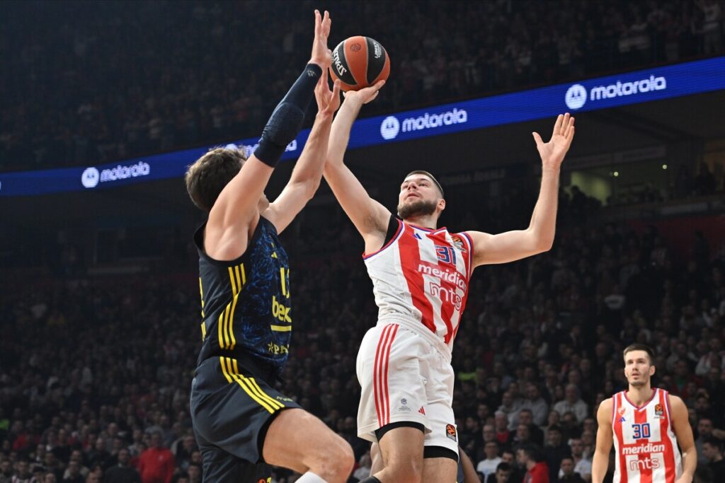 kosarkas Crvene zvezde na utakmici Evrolige protiv Fenerbahcea Istanbul u hali Beogradska arena, Beograd 15.01.2025. godine Foto: Marko Metlas Kosarka, Crvena zvezda, Evroliga, Fenerbahce Istanbul