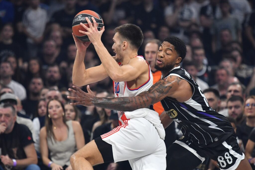 kosarkas Crvene zvezde na utakmici Evrolige protiv Parizana u hali Beogradska arena, Beograd 31.01.2025. godine Foto: Marko Metlas Kosarka, Crvena zvezda, Evroliga, Partizan