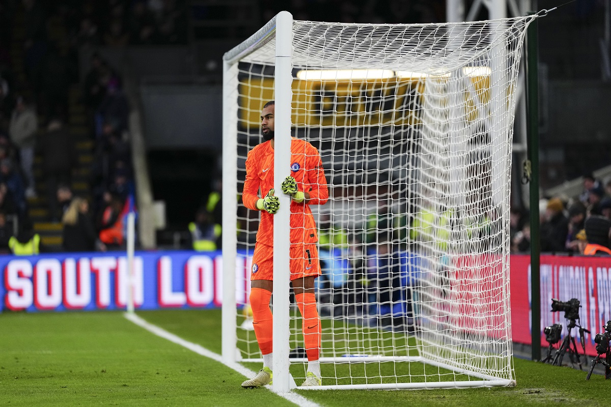 Chelsea's goalkeeper Robert Sanchez stands between the posts before the English Premier League soccer match between Crystal Palace and Chelsea in London, Saturday, Jan. 4, 2025. (AP Photo/Dave Shopland)