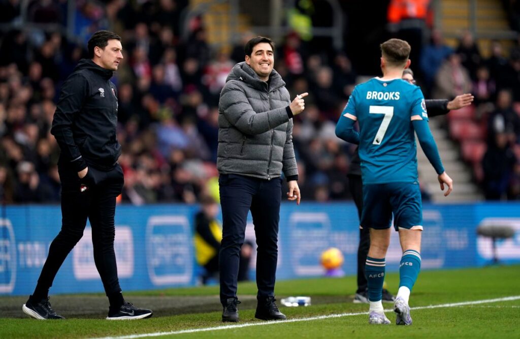 Bournemouth manager Andoni Iraola speaks to David Brooks during the Premier League match between Bournemouth and Southampton at St Mary's Stadium, Southampton, England, Saturday Feb. 15, 2025. (Andrew Matthews/PA via AP)