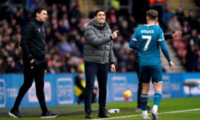 Bournemouth manager Andoni Iraola speaks to David Brooks during the Premier League match between Bournemouth and Southampton at St Mary's Stadium, Southampton, England, Saturday Feb. 15, 2025. (Andrew Matthews/PA via AP)