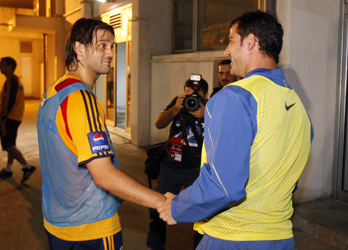 Dejan Stankovic fudbaler reprezentacije Srbije na treningu na stadionu CZ sa Cristian Chivu Kristijan Kivu iz Rumunije saigraci iz Intera Milano 09.10.2009. godine Foto: Marko Metlas