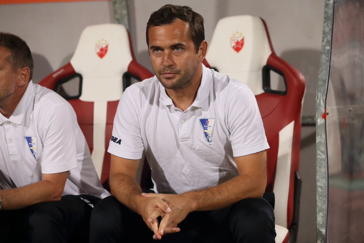 ALEKSANDR KERZHAKOV Aleksandr Kerzakov trener fudbalera Spartaka Subotica na utakmici Superlige Prvenstva Srbije protiv Crvene zvezde na stadionu Rajka Mitica, Beograd 19.08.2023. godine Foto: Marko Metlas Fudbal, Spartak Subotica, Superliga Prvenstvo Srbije, Crvena zvezda