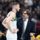 TOMAS DIMSA i ANDREA TRINCHIERI Andrea Trinkieri bivsi trener kosarkasa Partizana na utakmici Evrolige protiv Zalgirisa Kaunas u hali Stark Beogradska arena, Beograd 26.01.2024. godine Foto: Marko Metlas Kosarka, Partizan, Evroliga, Zalgiris Kaunas