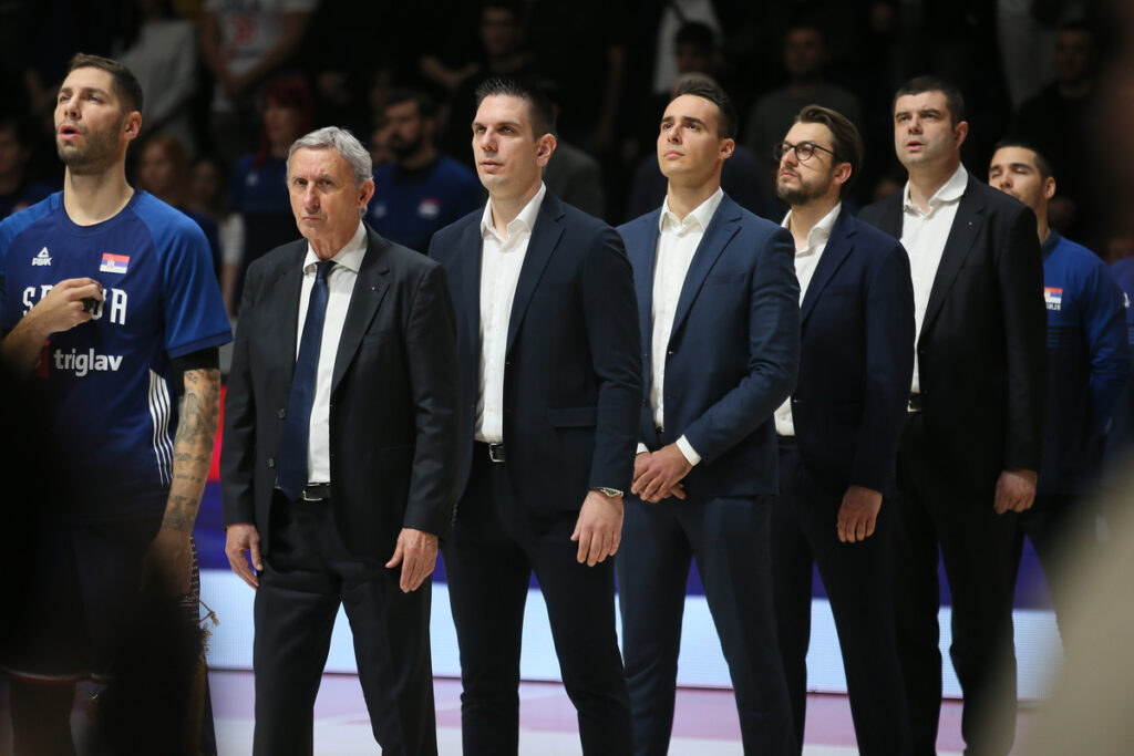 SVETISLAV PESIC selektor i trener, MARKO BARAC, MILOS ISAKOV KOVACEVIC pomocni treneri kosarkasa Srbije na utakmici kvalifikacija za Evropsko Prvenstvo protiv Danske u hali Aleksandar Nikolic, Beograd 24.11.2024. godine Foto: Ivica Veselinov / MN PRESS
 KOSARKA, BASKETBALL, KVALIFIKACIJE, SRBIJA, DANSKA, DENMARK, SERBIA