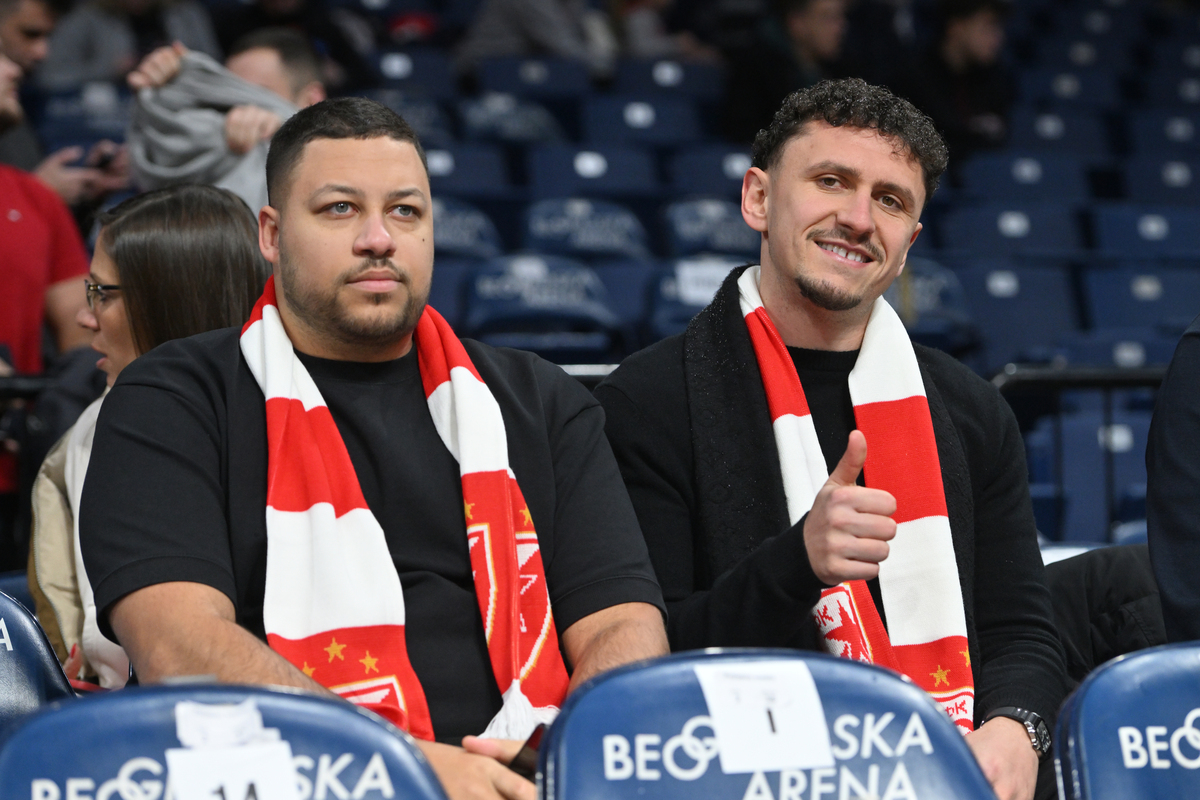 MILOS VELJKOVIC fudbaler kosarkasi Crvene zvezde na utakmici Jadranske ABA lige protiv Parizana u hali Beogradska arena, Beograd 23.12.2024. godine Foto: Marko Metlas Kosarka, Crvena zvezda, Jadranska ABA liga, Partizan