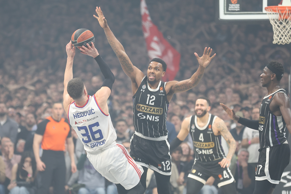 NEMANJA NEDOVIC kosarkas Crvene Zvezde na utakmici Evrolige protiv STERLING BROWN Sterling Braun iz Partizana u hali Beogradska Arena, Beograd 31.01.2025. godine Foto: Ivica Veselinov / MN PRESS KOSARKA, BASKETBALL, EVROLIGA, EUROLEAGUE, PARTIZAN, CRVENA ZVEZDA